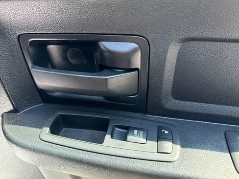 Used 2018 RAM 1500 Express image 19
