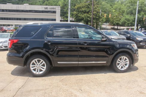 Used 2016 Ford Explorer XLT w/ Equipment Group 202A image 8