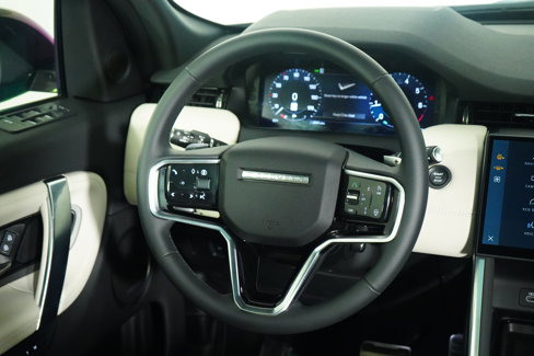 Used 2025 Land Rover Discovery Sport Dynamic SE image 37