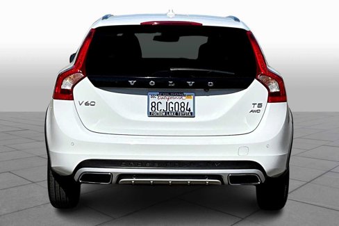 Used 2017 Volvo V60 T5 Cross Country w/ Convenience Package image 4