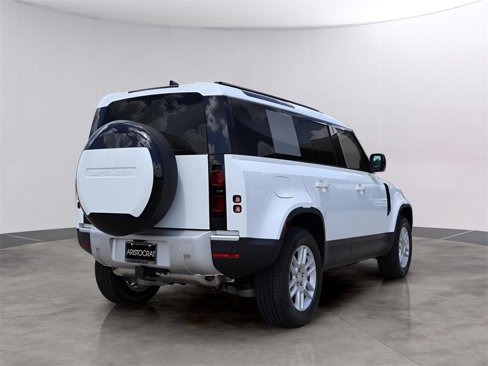 New 2025 Land Rover Defender 110 S image 5