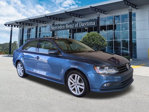 Used 2017 Volkswagen Jetta SEL image 2