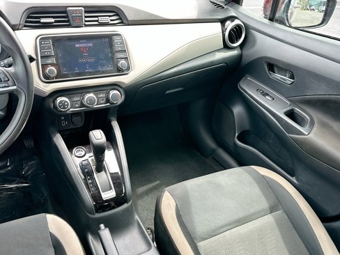 Used 2022 Nissan Versa SV image 20