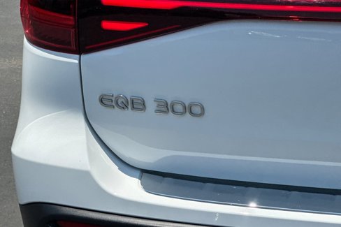 Certified 2024 Mercedes-Benz EQB 300 4MATIC image 27