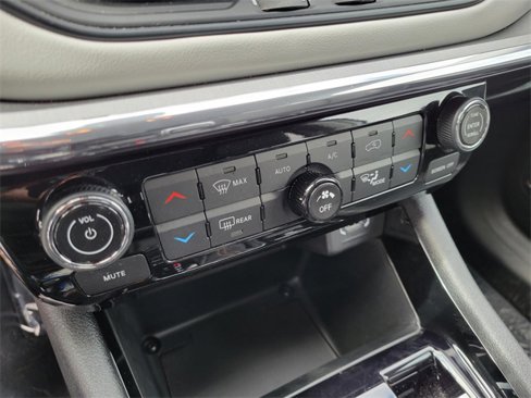 Used 2022 Jeep Compass Limited image 21