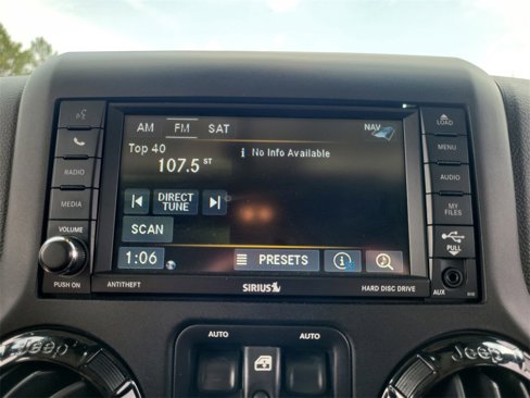 Used 2015 Jeep Wrangler Unlimited Sahara image 21