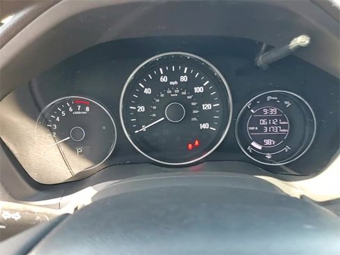 Used 2018 Honda HR-V EX image 19