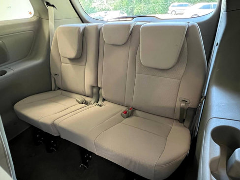 Used 2017 Kia Sedona LX image 10