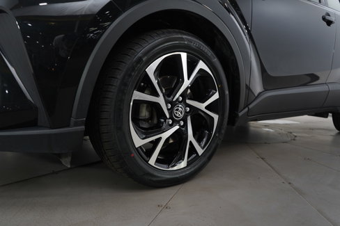 Used 2021 Toyota C-HR Limited image 25