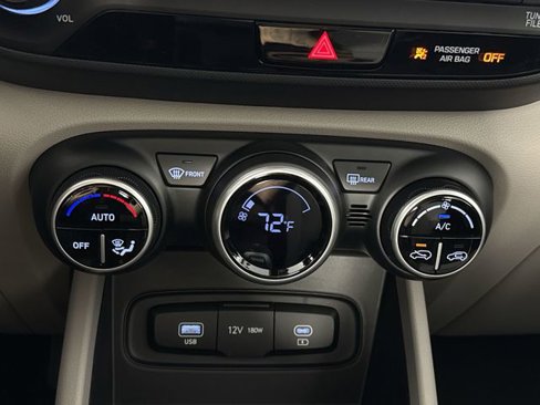 New 2025 Hyundai Venue SEL image 23