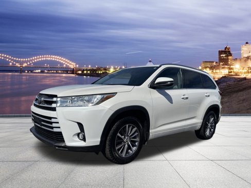 Used 2017 Toyota Highlander XLE image 1