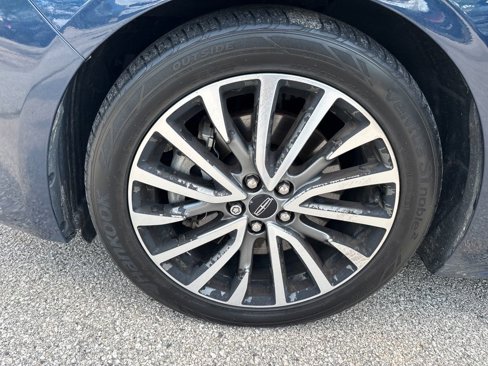 Used 2017 Lincoln Continental Select w/ Climate Package image 30