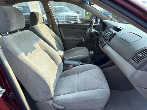 Used 2004 Toyota Camry LE image 18