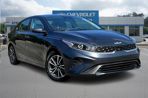 Used 2023 Kia Forte LXS image 3