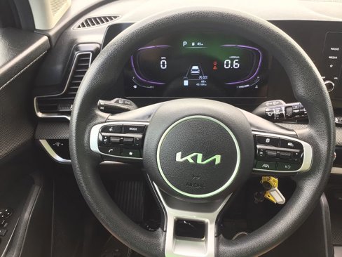 Used 2023 Kia Sportage LX image 7