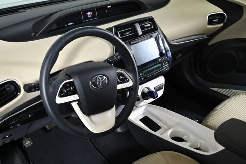 Used 2016 Toyota Prius image 11