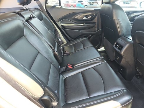 Used 2023 GMC Terrain SLT image 15