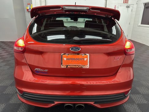 Used 2018 Ford Focus ST w/ Equipment Group 401A image 9