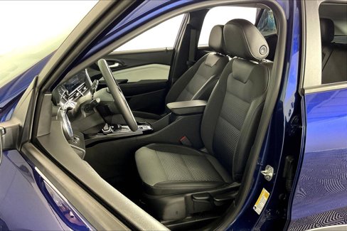 Used 2024 Chevrolet Trax LT image 35