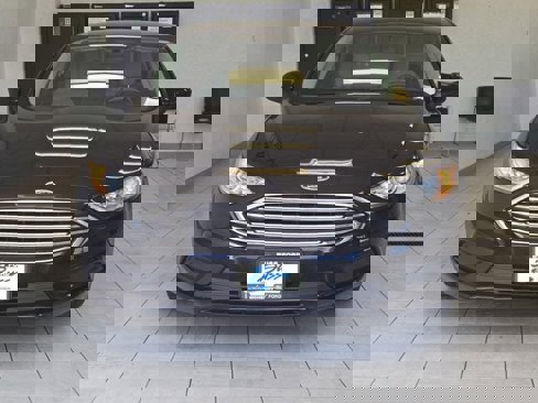 Used 2018 Ford Fusion S image 2