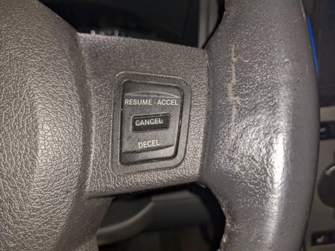 Used 2007 Jeep Commander Sport image 48
