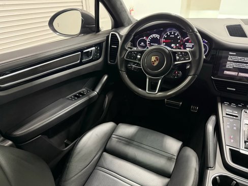 Used 2023 Porsche Cayenne GTS image 35