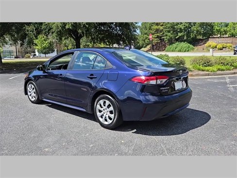 Used 2021 Toyota Corolla LE image 43