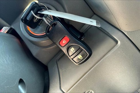 Used 2013 Nissan Frontier SL w/ Moonroof Pkg image 26