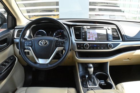 Used 2015 Toyota Highlander XLE image 19