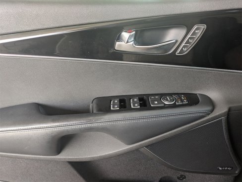 Used 2017 Kia Sorento SX image 15