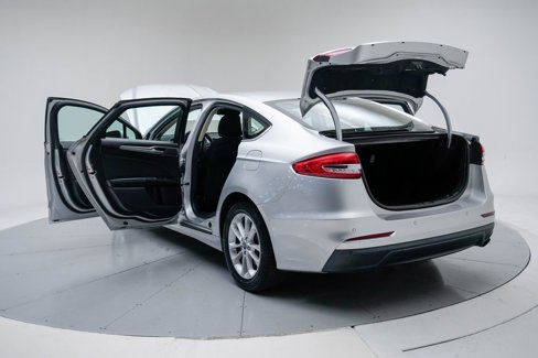 Used 2019 Ford Fusion SE image 32