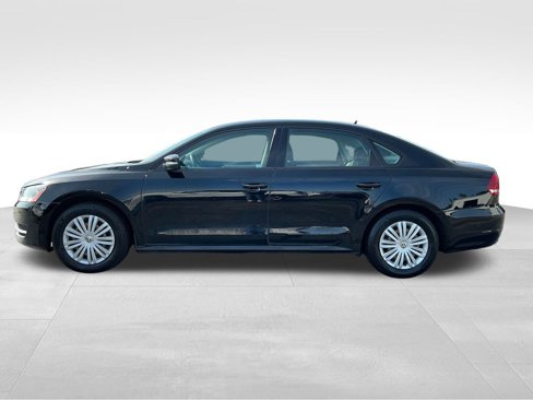 Used 2015 Volkswagen Passat 1.8T S image 2