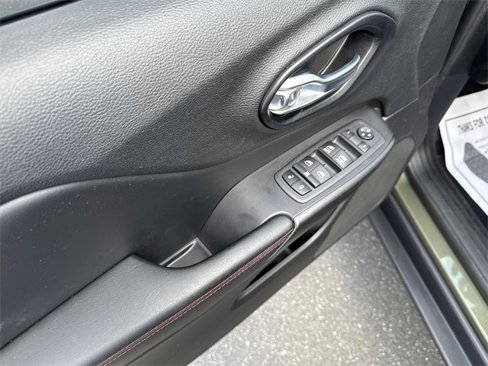 Used 2021 Jeep Cherokee Trailhawk image 23