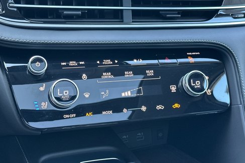 Certified 2023 INFINITI QX60 Luxe image 30