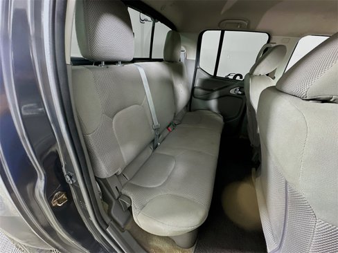 Used 2015 Nissan Frontier SV image 23