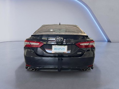 Used 2020 Toyota Camry XSE image 6