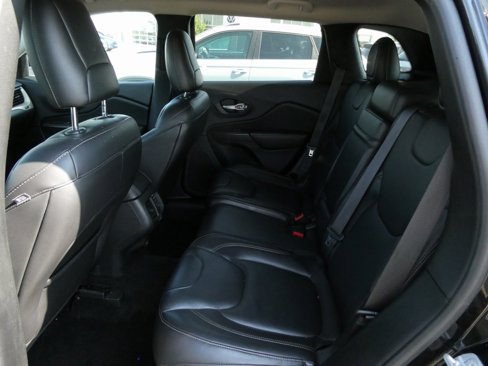Used 2016 Jeep Cherokee Limited image 37