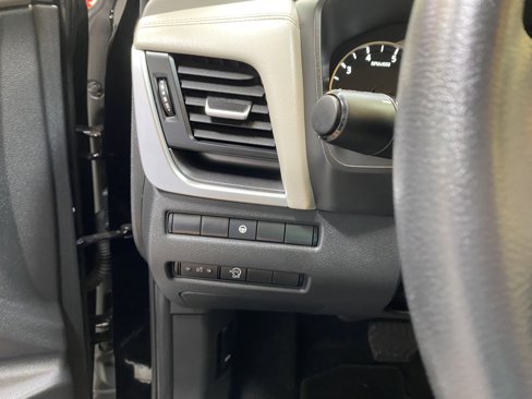 Used 2023 Nissan Rogue SV image 34