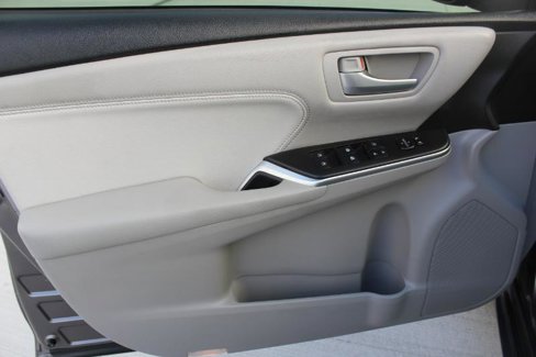 Used 2017 Toyota Camry XLE image 10