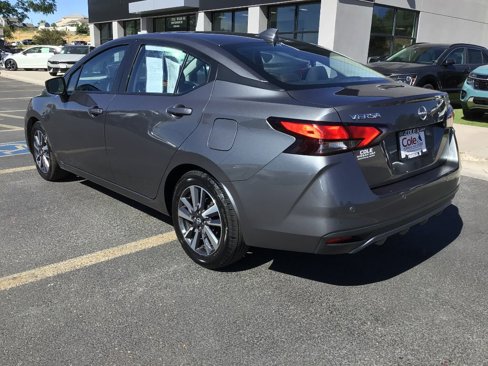 Used 2023 Nissan Versa SV image 3