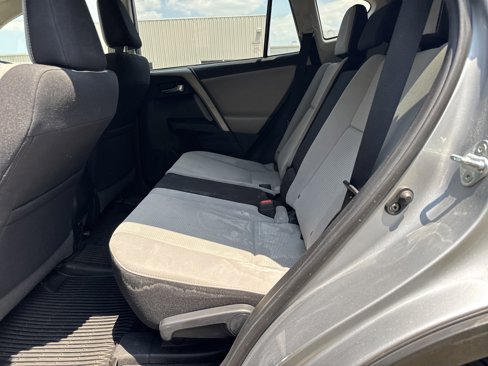 Used 2018 Toyota RAV4 XLE image 12