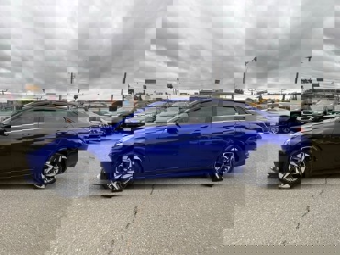 Used 2021 Hyundai Elantra Limited w/ Cargo Package image 5