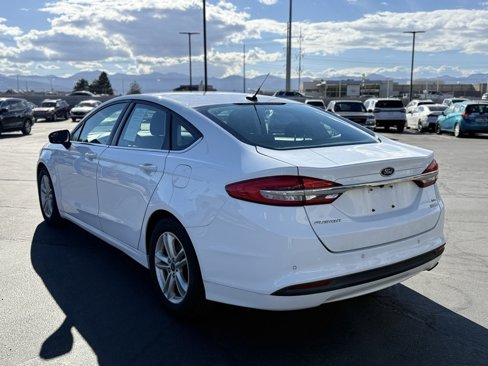 Used 2018 Ford Fusion SE w/ Fusion SE Technology Package image 9
