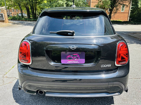 Used 2022 MINI Cooper 4-Door Hardtop w/ Storage Package image 8