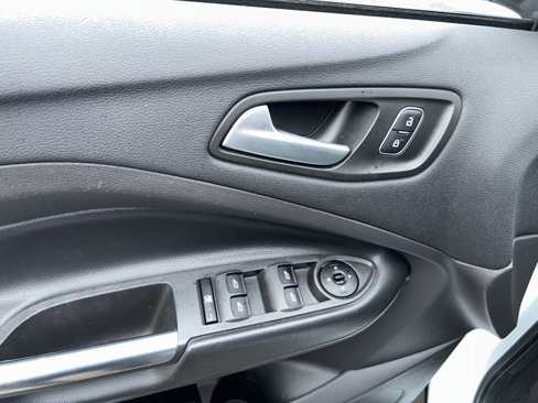Used 2018 Ford Escape SE image 10