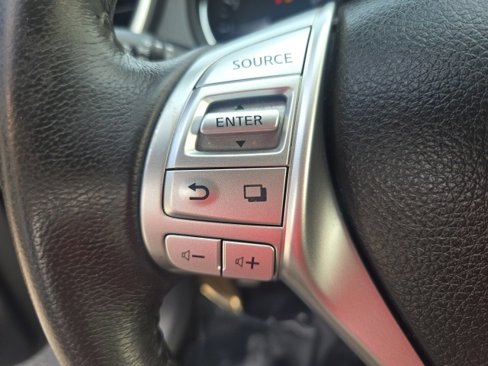 Used 2014 Nissan Rogue SL image 16