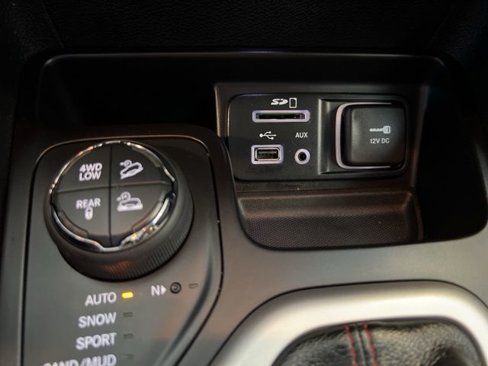 Used 2014 Jeep Cherokee Trailhawk w/ Comfort/Convenience Group image 33