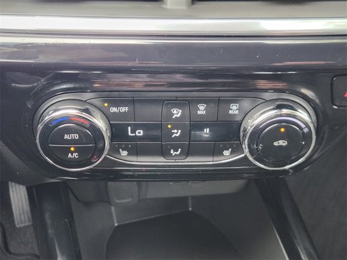 Used 2025 Chevrolet Trax RS image 16