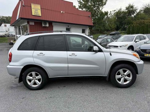 Used 2005 Toyota RAV4 4WD image 8