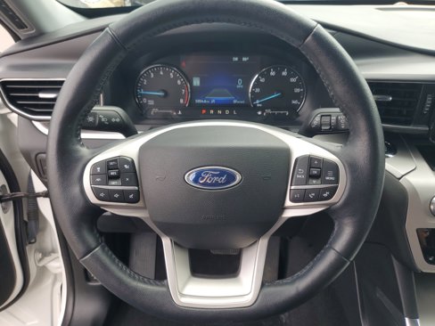 Used 2021 Ford Explorer XLT w/ Equipment Group 202A image 14